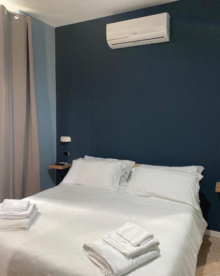 Domus Pisanelli Hotell Napoli Eksteriør bilde